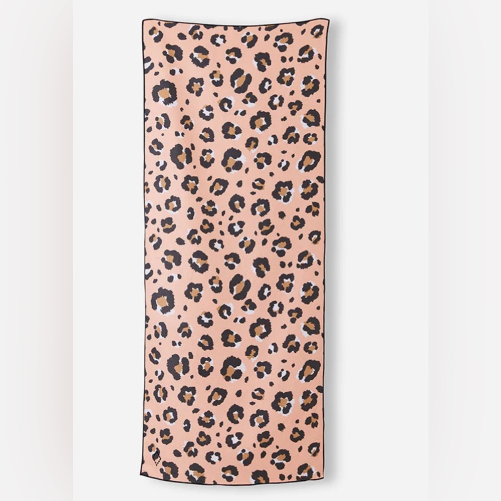 Nomadix towel leopard pink new